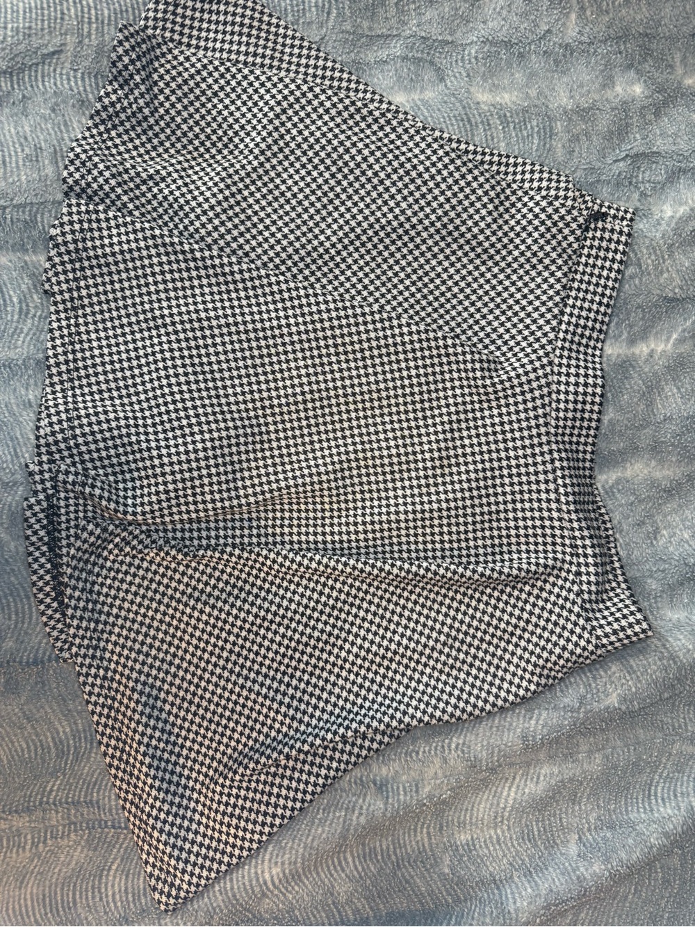Amy Byer Black & White Houndstooth Mini Skirt